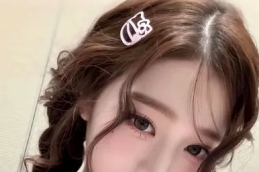 知名女网红翻车每天收入几万礼物却被曝光是AI生成的人物