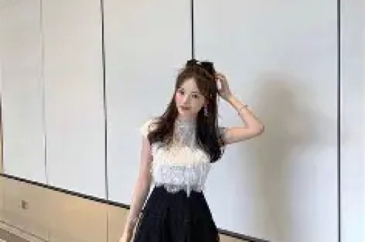 美顶流纯神演穿普拉达的女王2被删光！秀身体黑历史太多