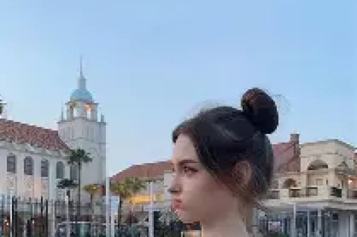 一天曝5大瓜！被抓进去、深夜泡酒吧、全身整容赵丽颖最意外